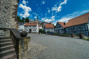 Vorplatz St. Mariä Heimsuchung Warburg